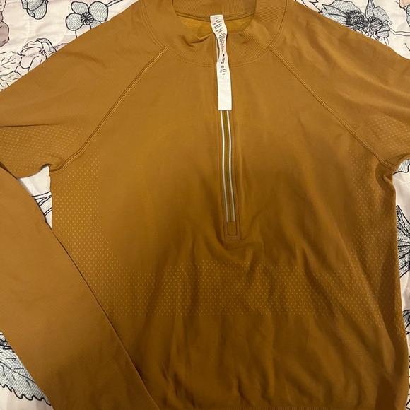 Lululemon Swiftly 1/2 zip - Picture 3 of 5